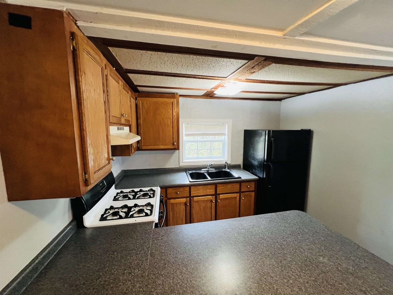 1118 1/2 Academy St - Photo 5 of 10