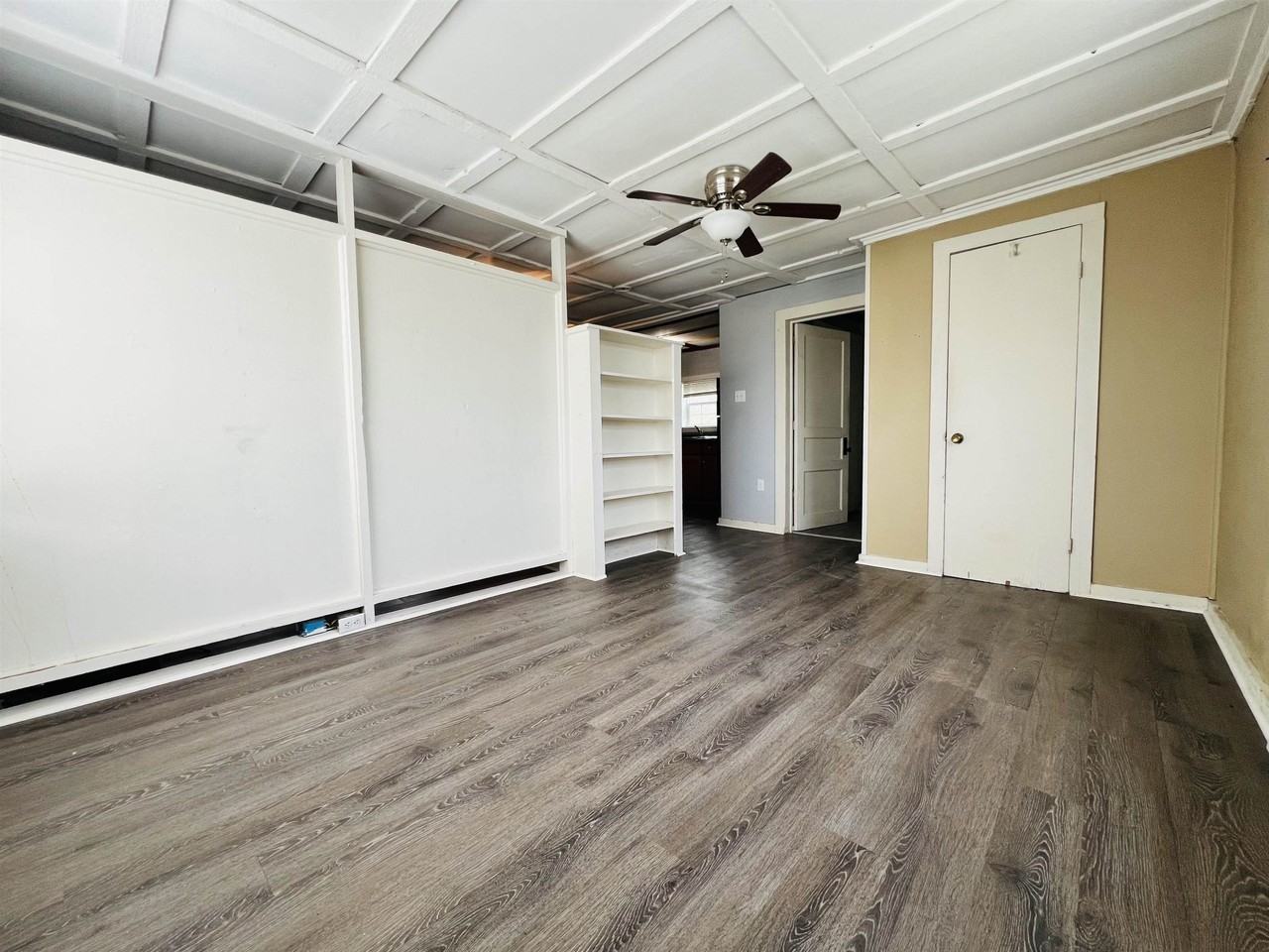 1118 1/2 Academy St - Photo 7 of 10