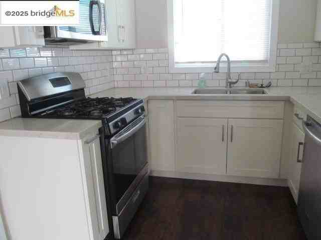 1112 W 8th St - Photo 4 of 13