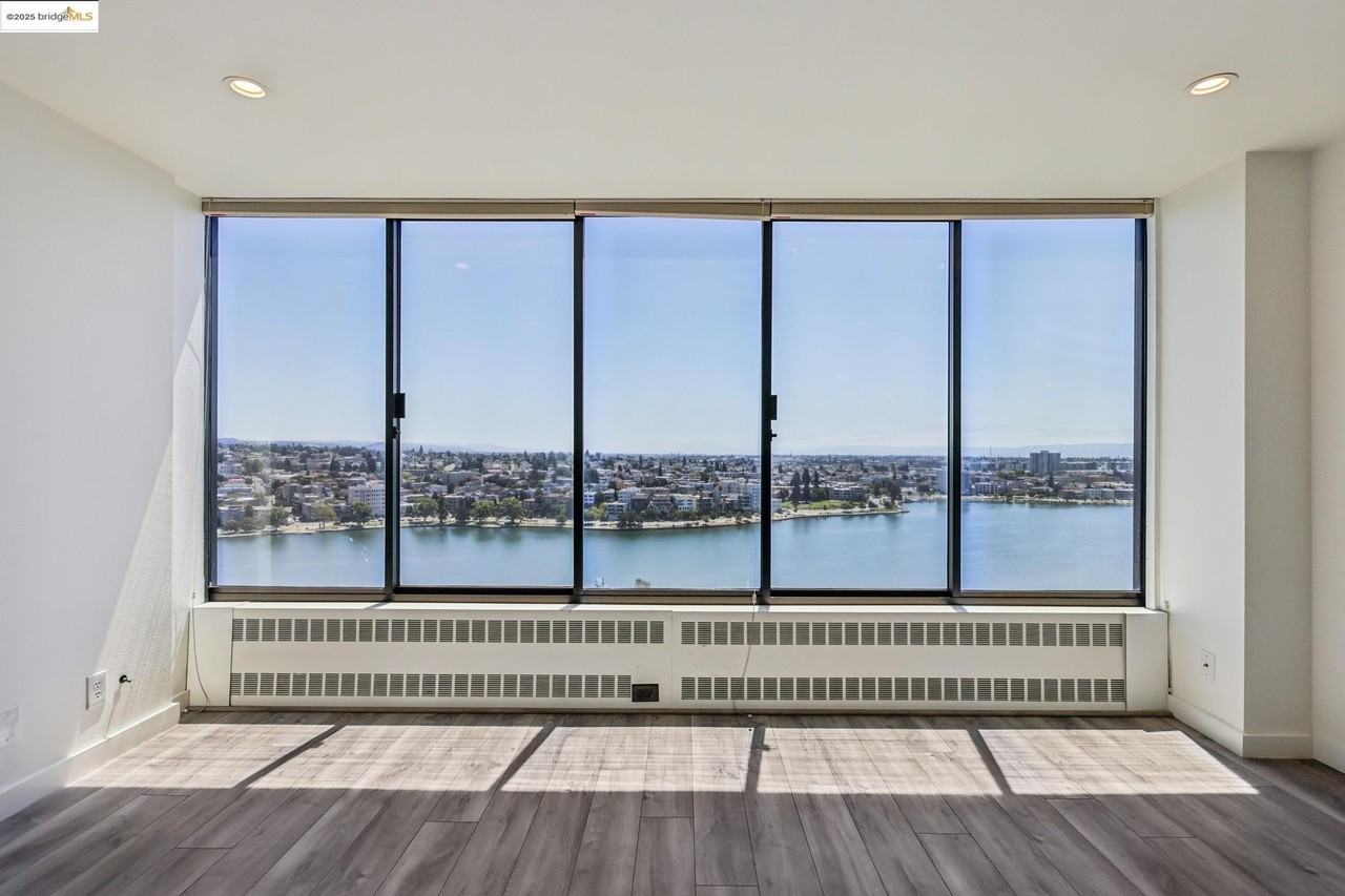 565 Bellevue Ave Apt 1708 #1708 - Photo 2 of 13