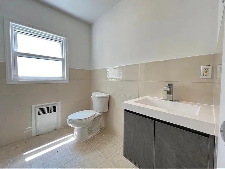 244 Ridge St #2 - Photo 7 of 8