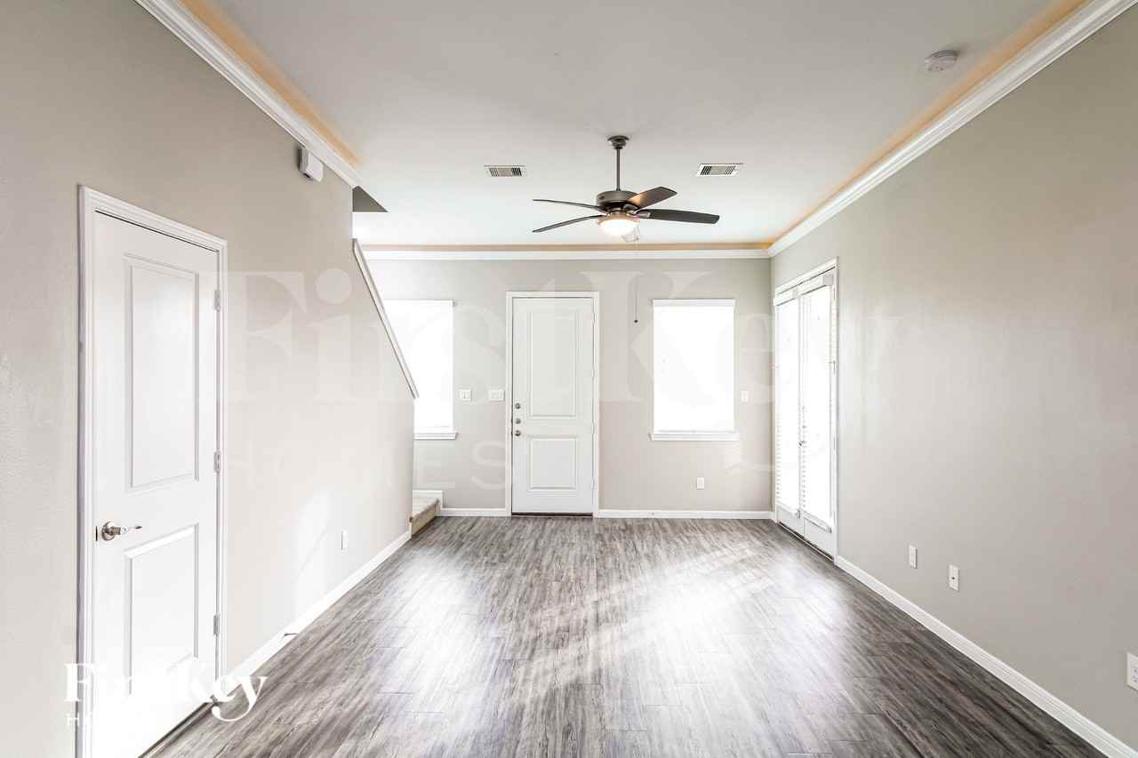 6434 Upper Leaf Ct - Photo 4 of 19