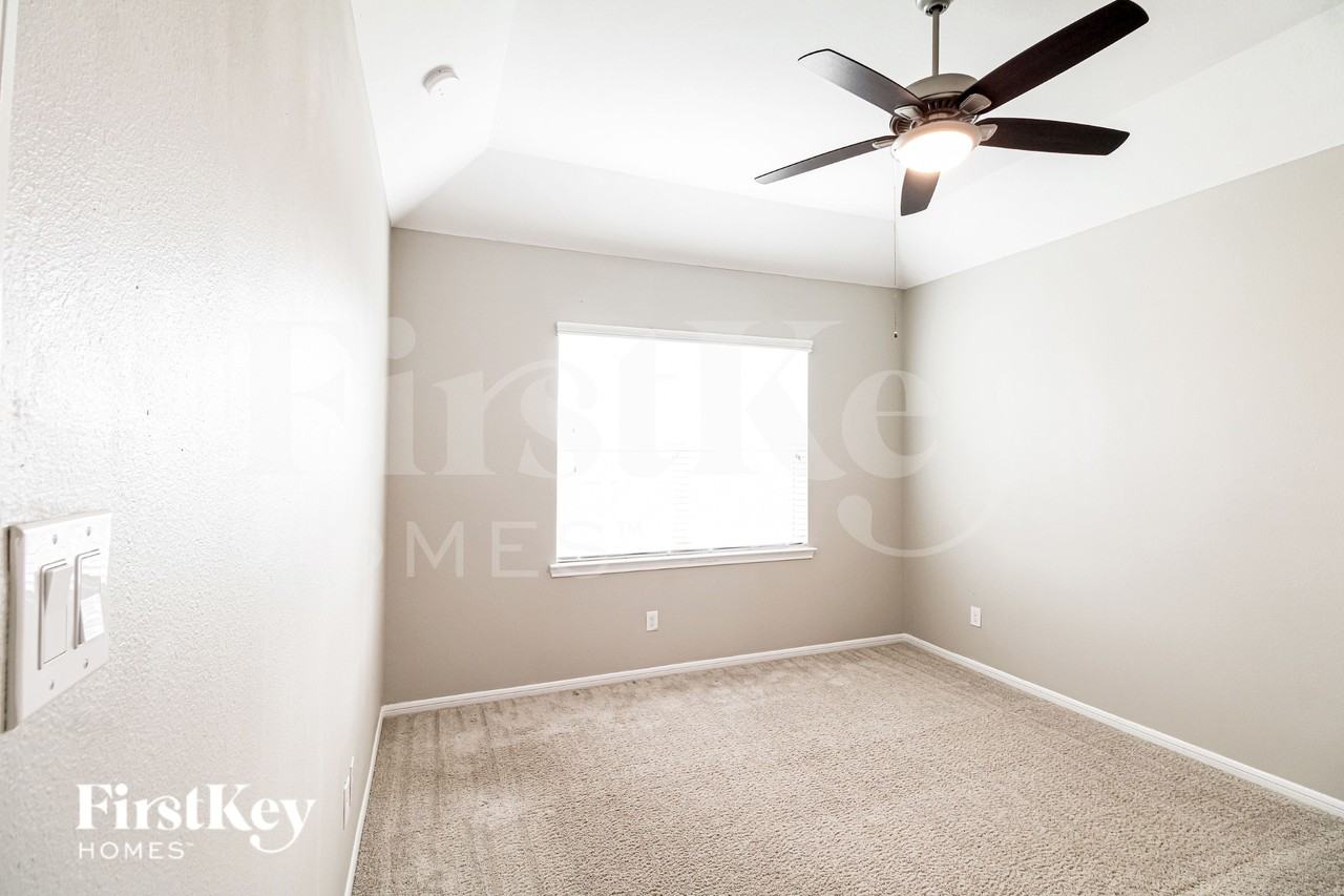 6434 Upper Leaf Ct - Photo 7 of 19