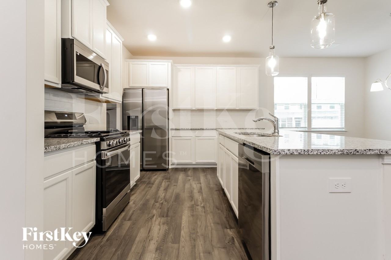 478 Yoshino Cherry Dr - Photo 5 of 15