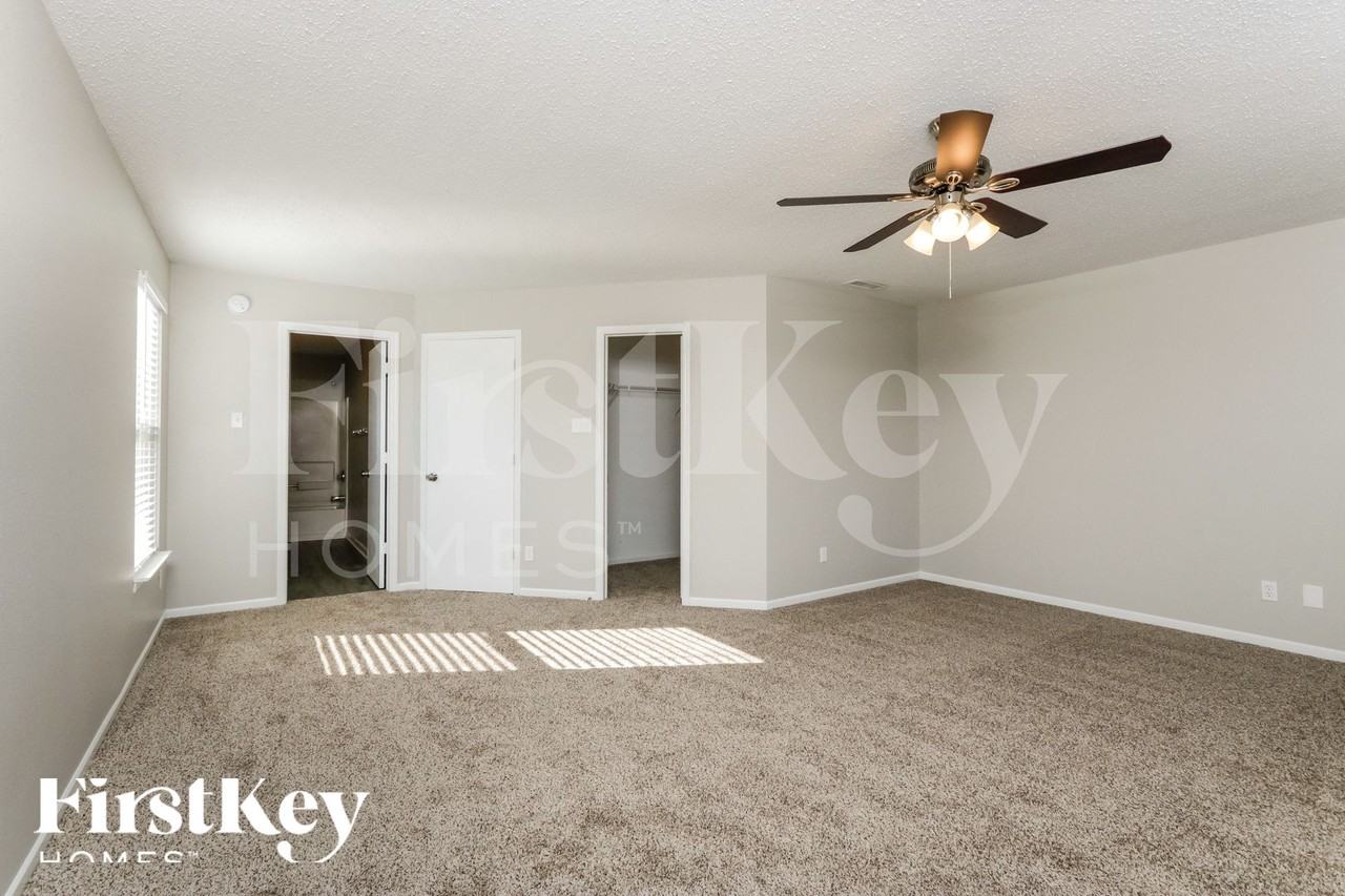 8211 S Shady Trail Dr - Photo 6 of 15