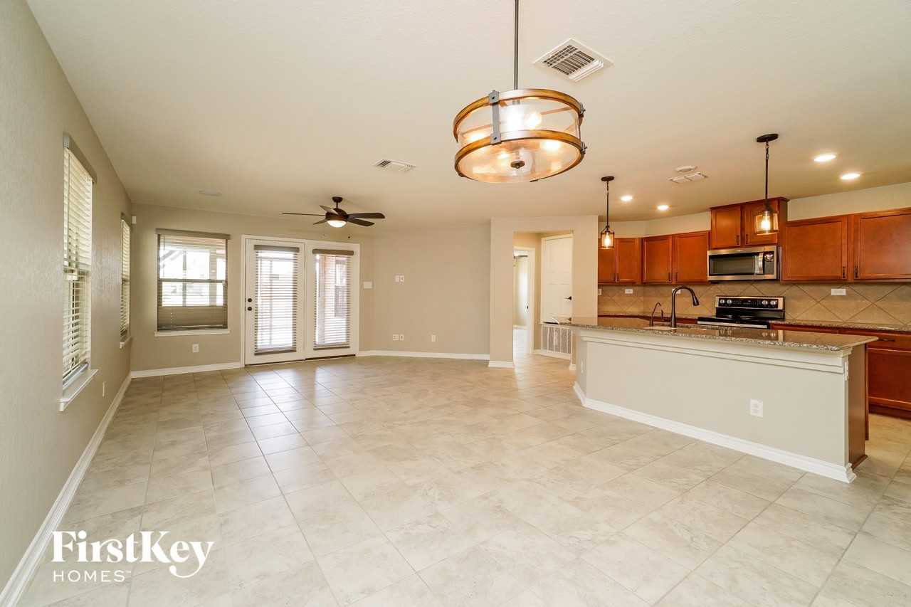 3931 Gentle Mdw - Photo 5 of 15