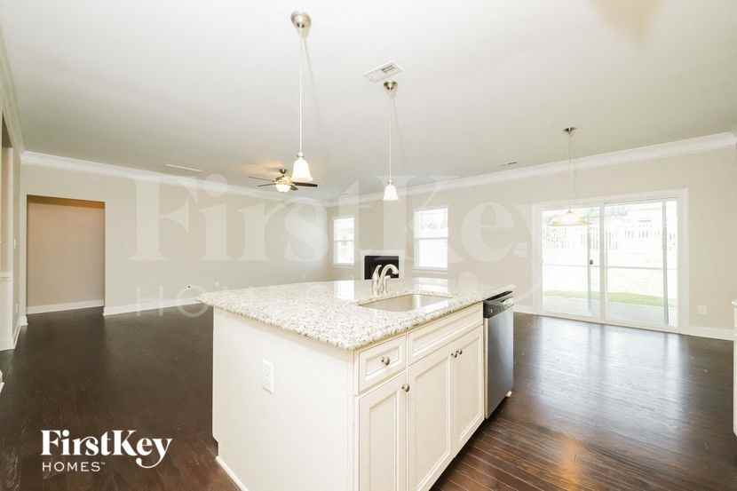 119 Glenmoor Ave - Photo 5 of 15