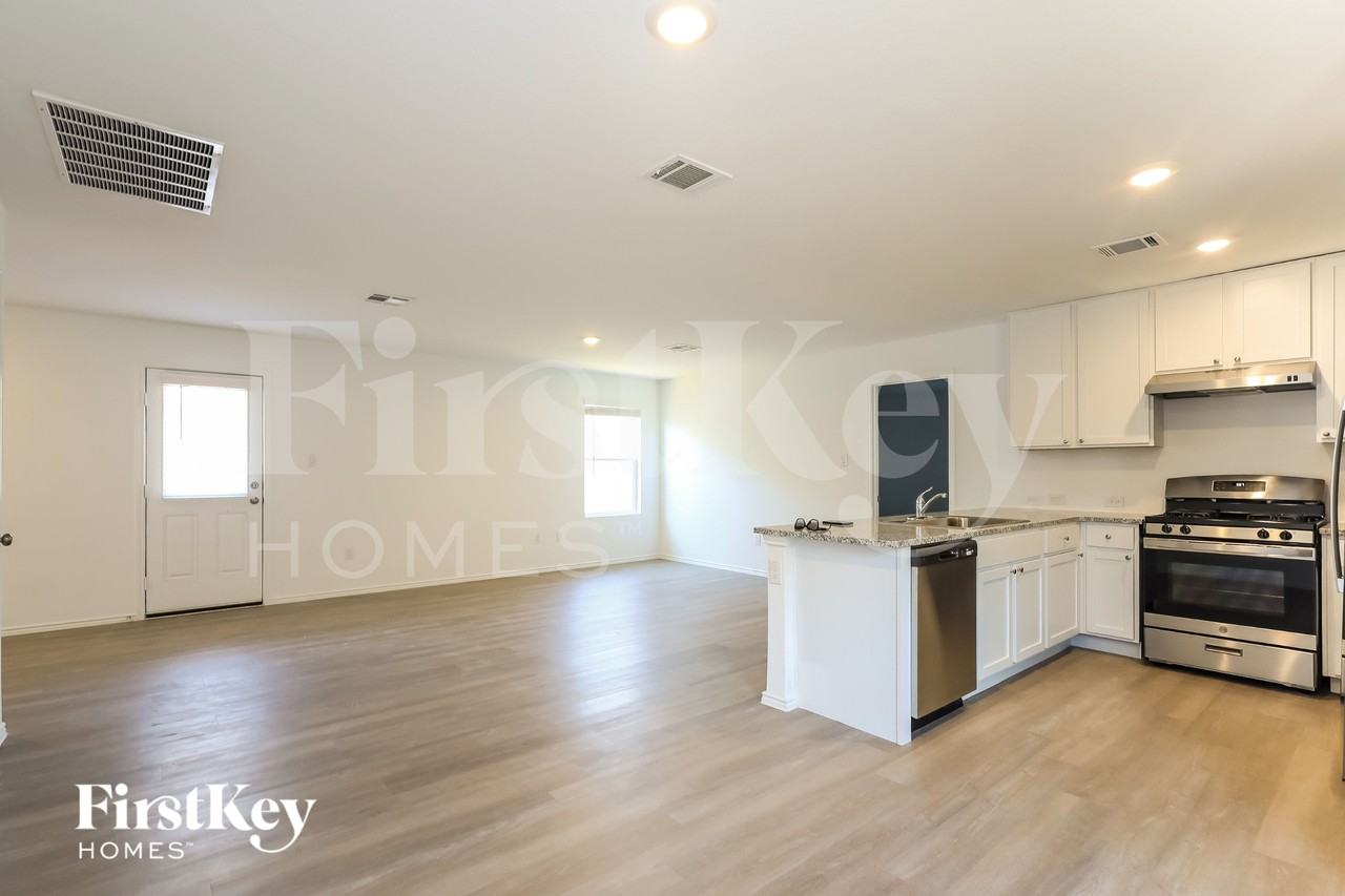 8011 Nube Medina - Photo 7 of 18