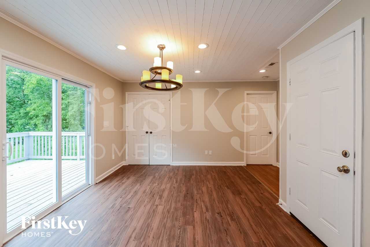 5736 Spice Meadow Ln - Photo 6 of 18