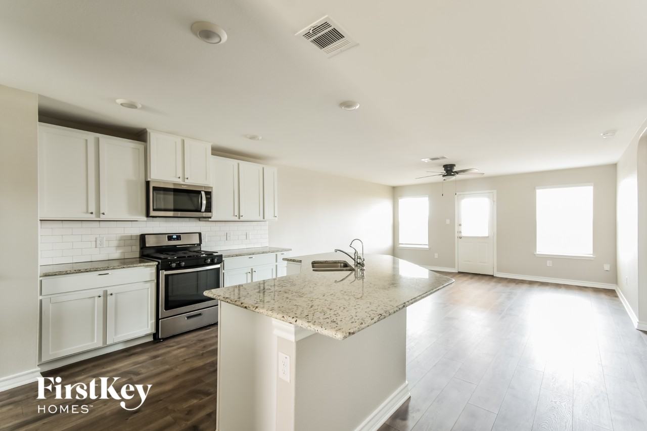 6502 Hoffman Pln - Photo 3 of 15