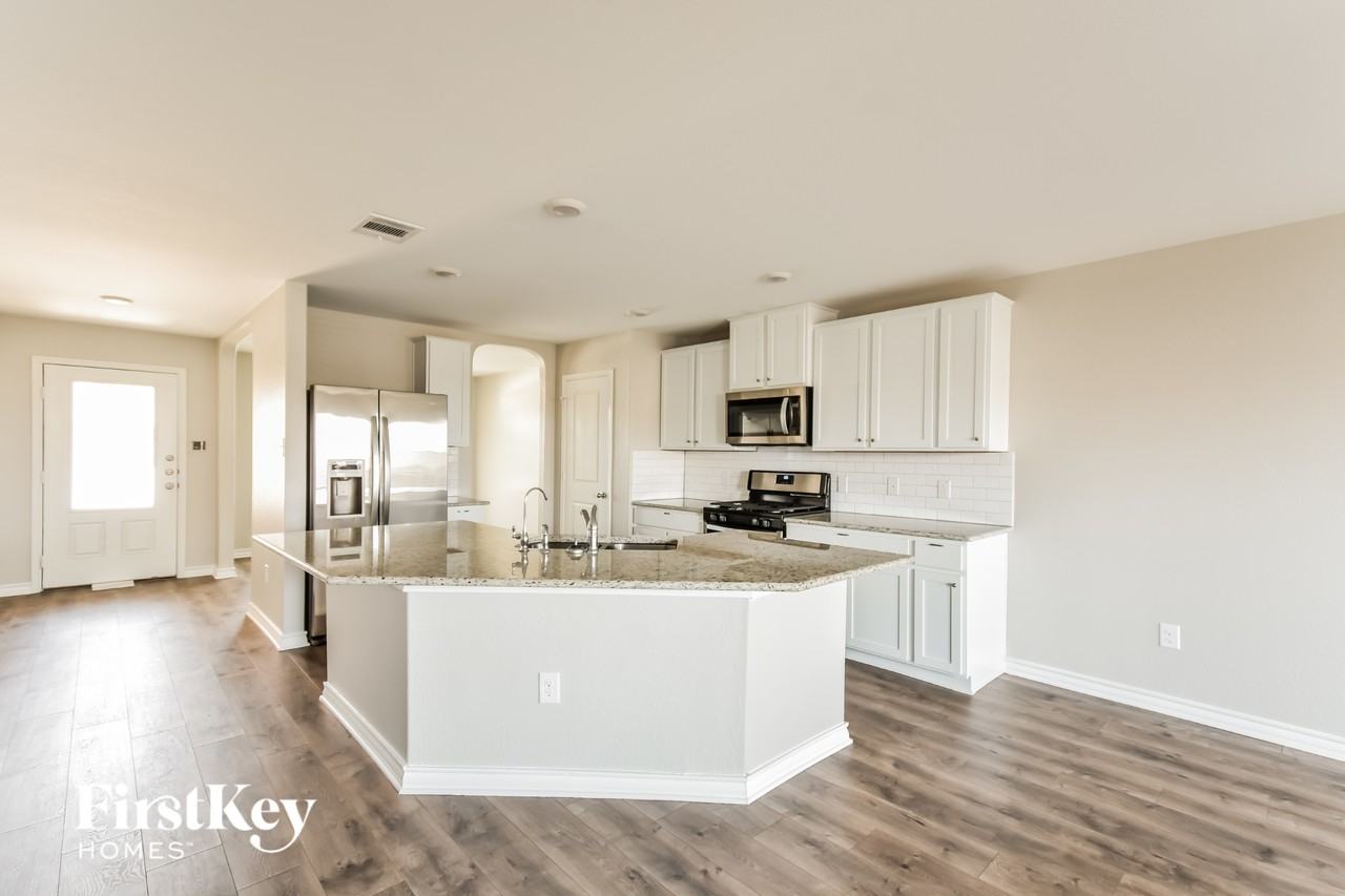 6502 Hoffman Pln - Photo 5 of 15