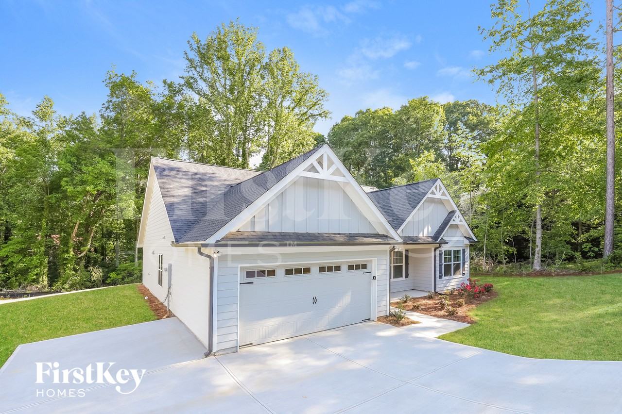 7030 Lawson Dr - Photo 2 of 15