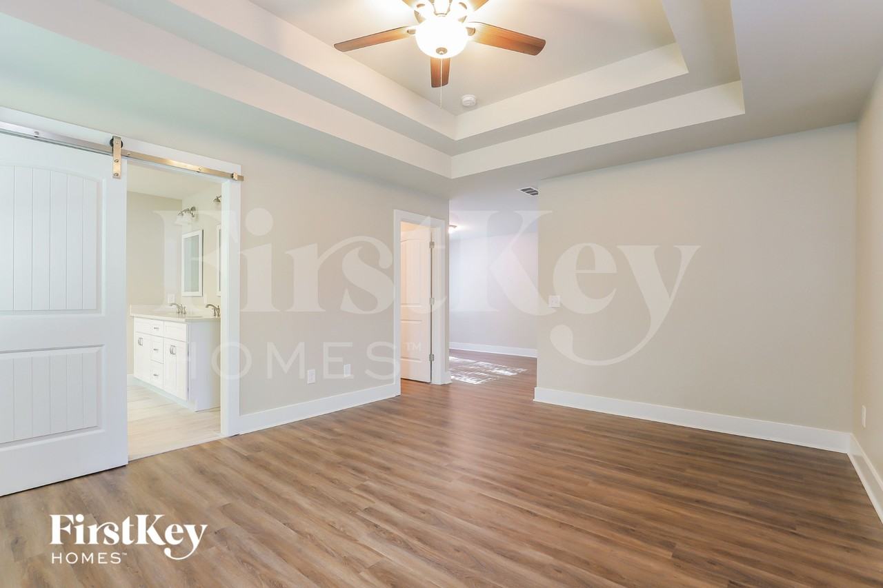 7030 Lawson Dr - Photo 7 of 15