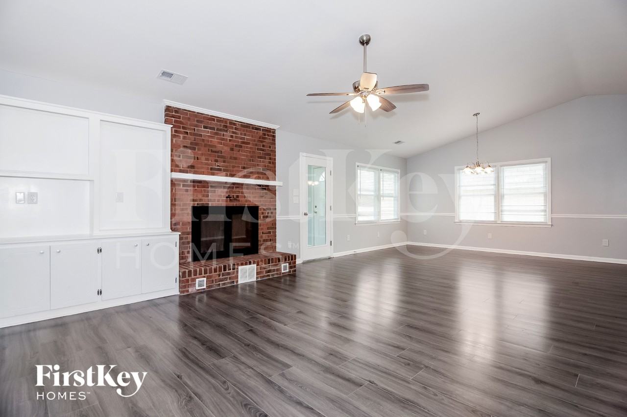 3541 Heather Ln - Photo 4 of 15