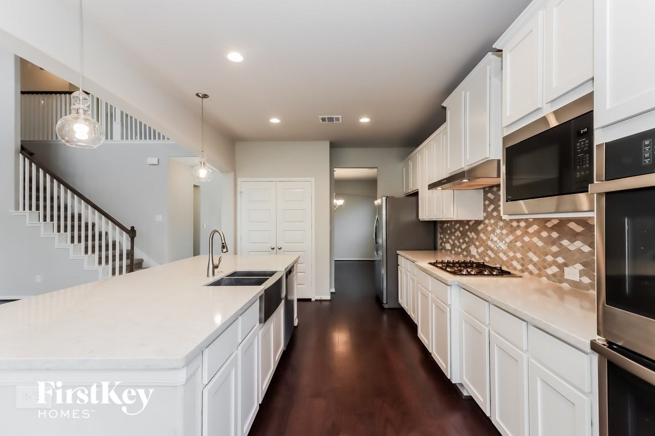 723 Chestnut Cove Ln - Photo 6 of 14