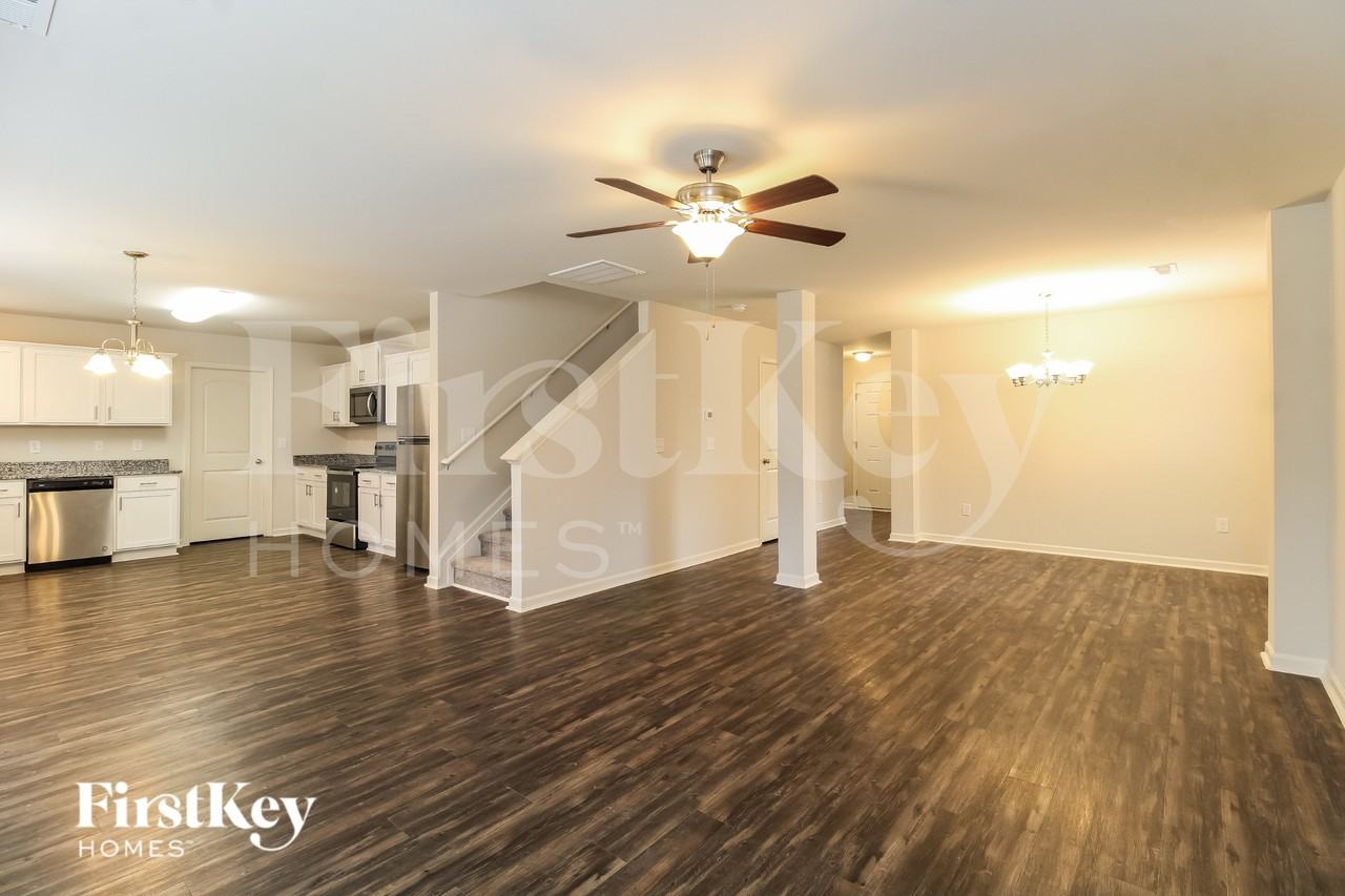 1618 Dodson St - Photo 2 of 18