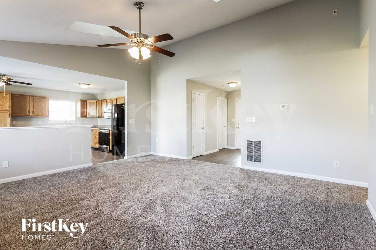 7604 Wood Stream Dr - Photo 4 of 15