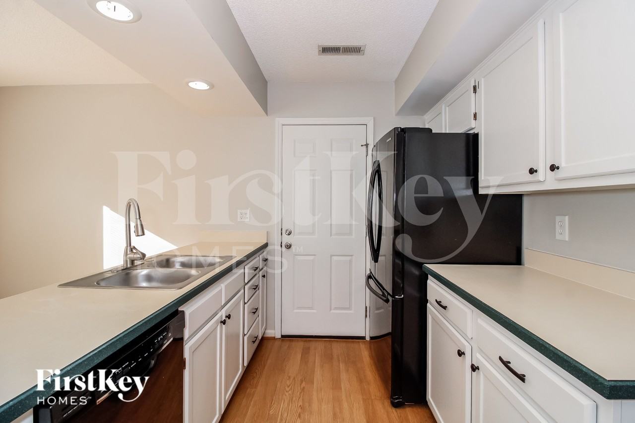 2071 Saponi Village Ct - Photo 4 of 18