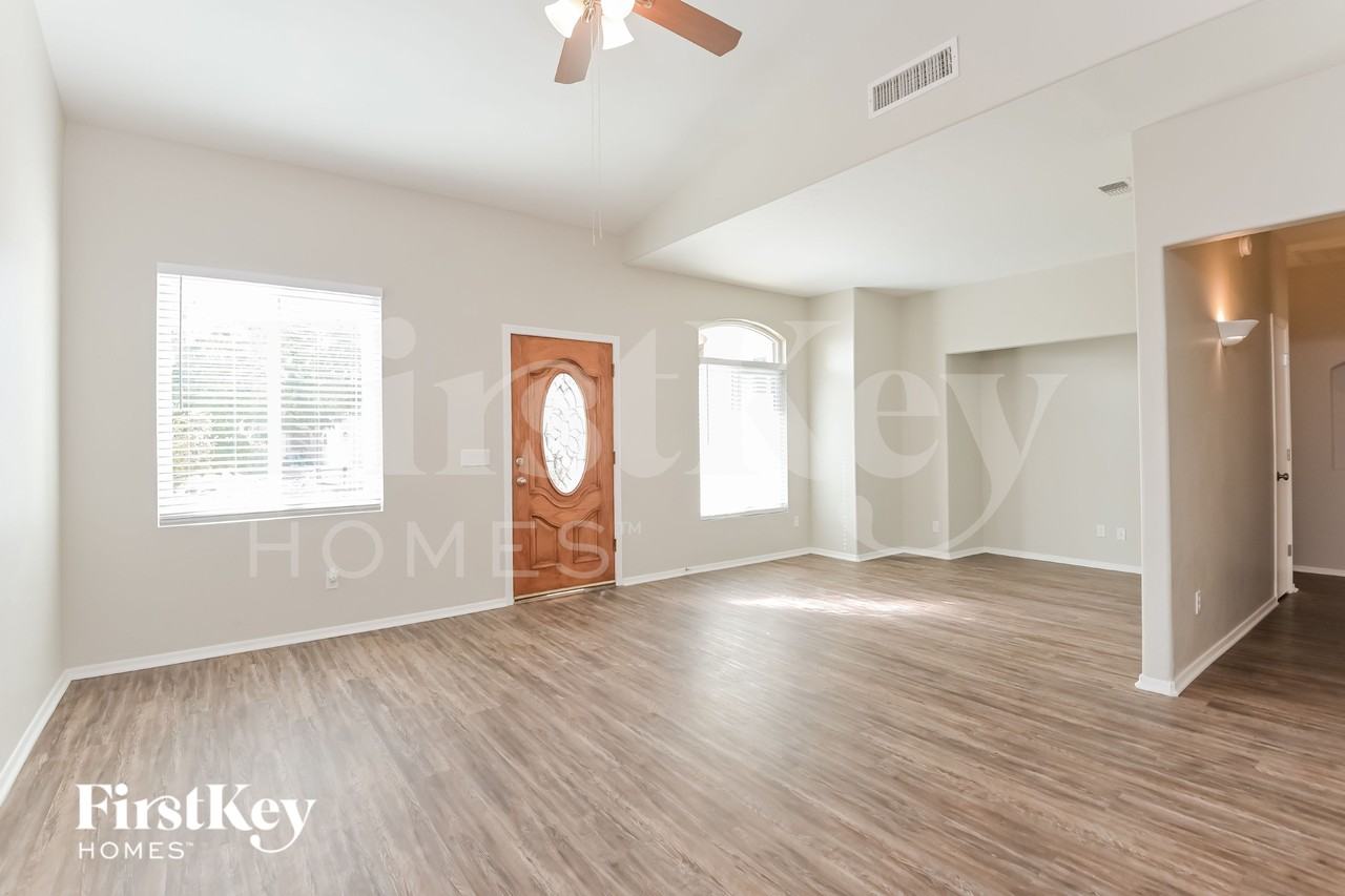 2920 W Calle Lucinda - Photo 2 of 18