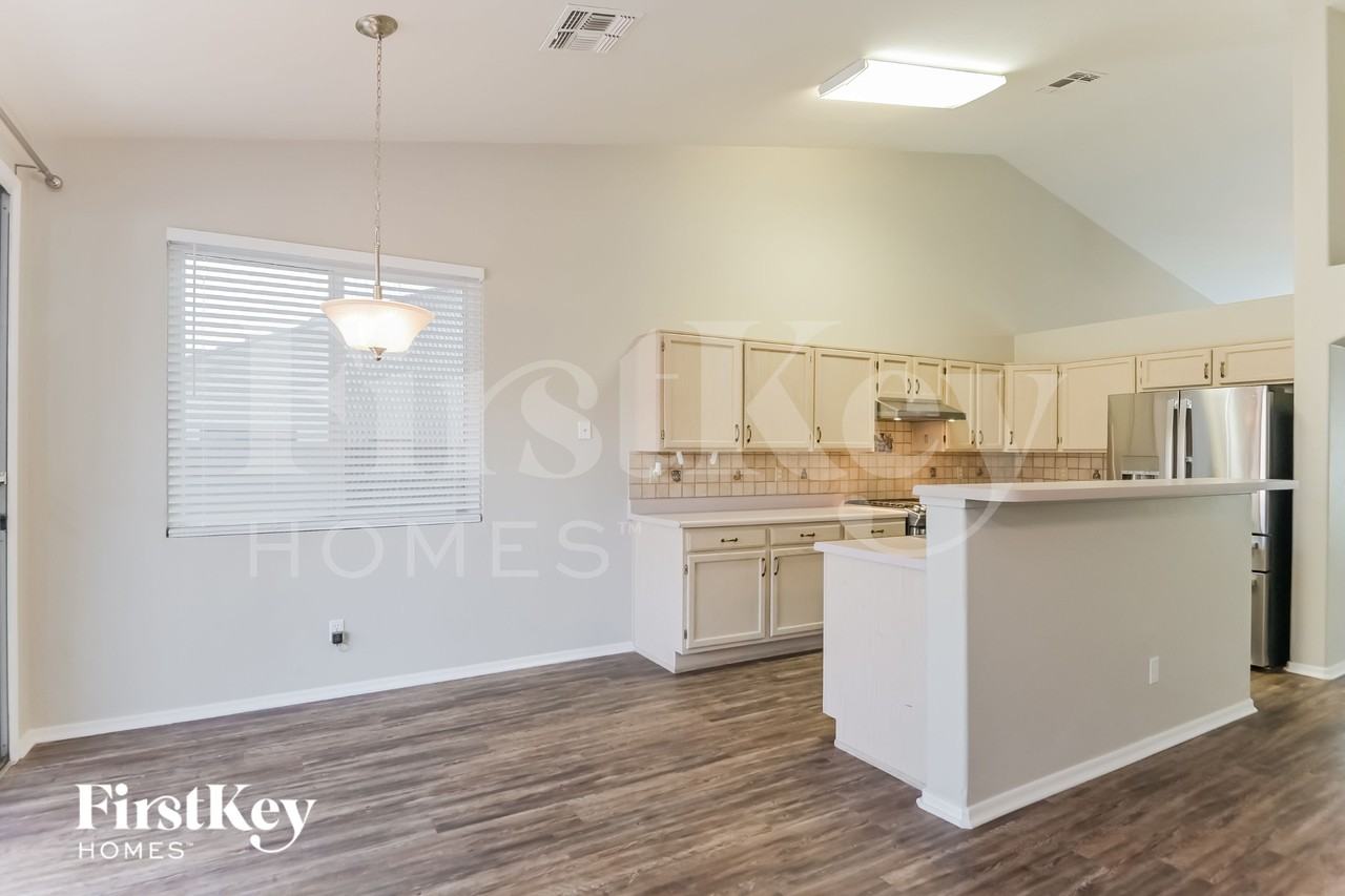 2920 W Calle Lucinda - Photo 6 of 18