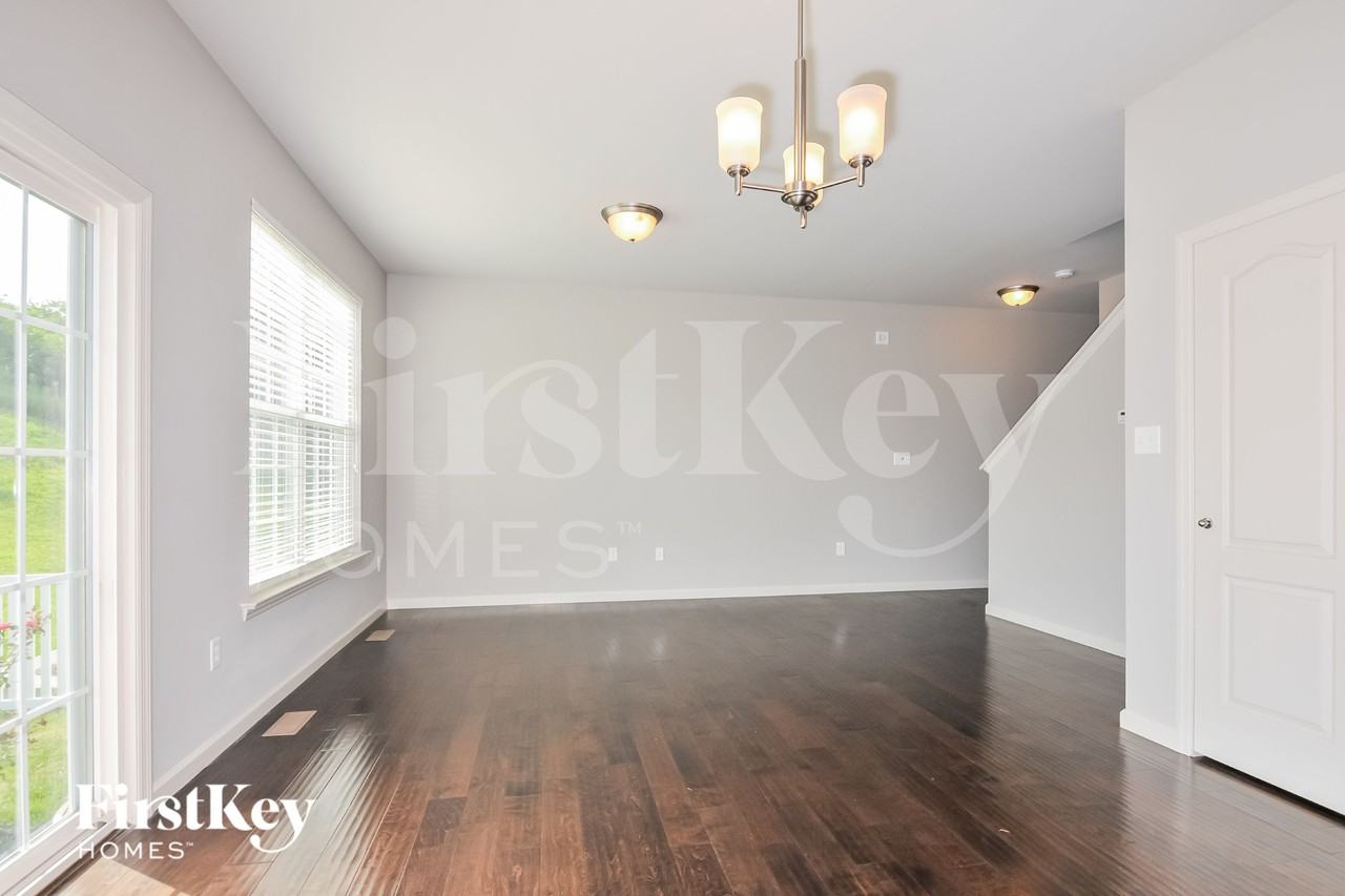 106 Katiemist Dr - Photo 3 of 18