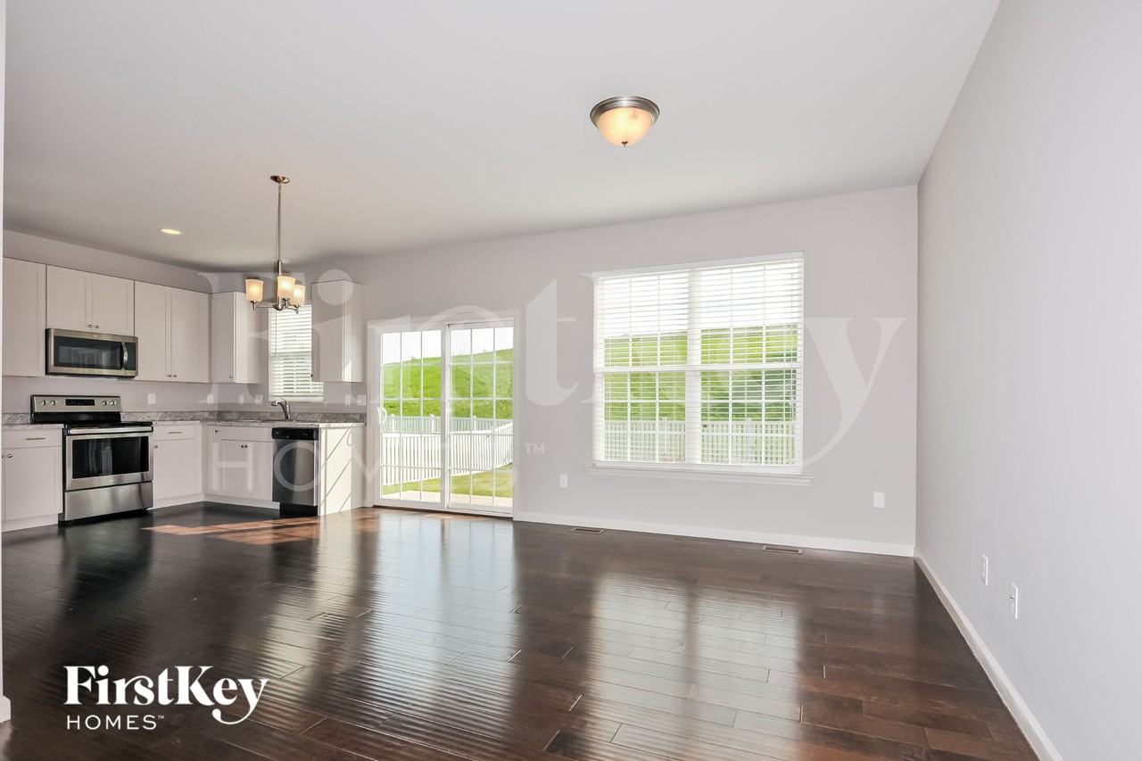 106 Katiemist Dr - Photo 5 of 18