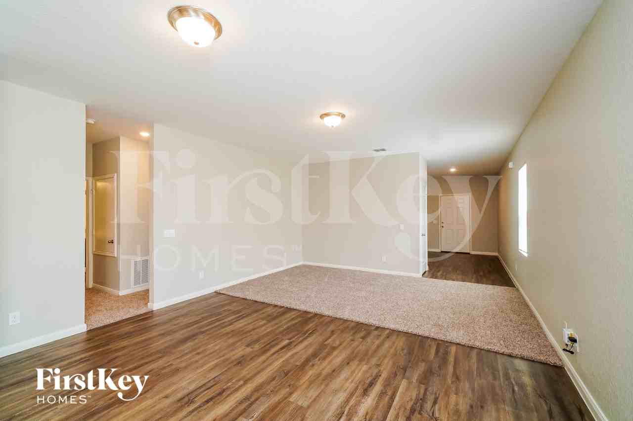 13509 Sunrise Mdw - Photo 3 of 18