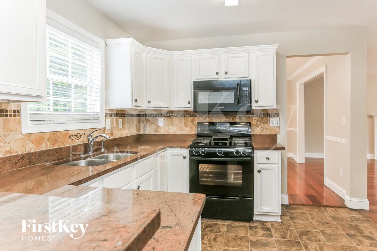 3890 Brushy Wood Dr - Photo 4 of 16