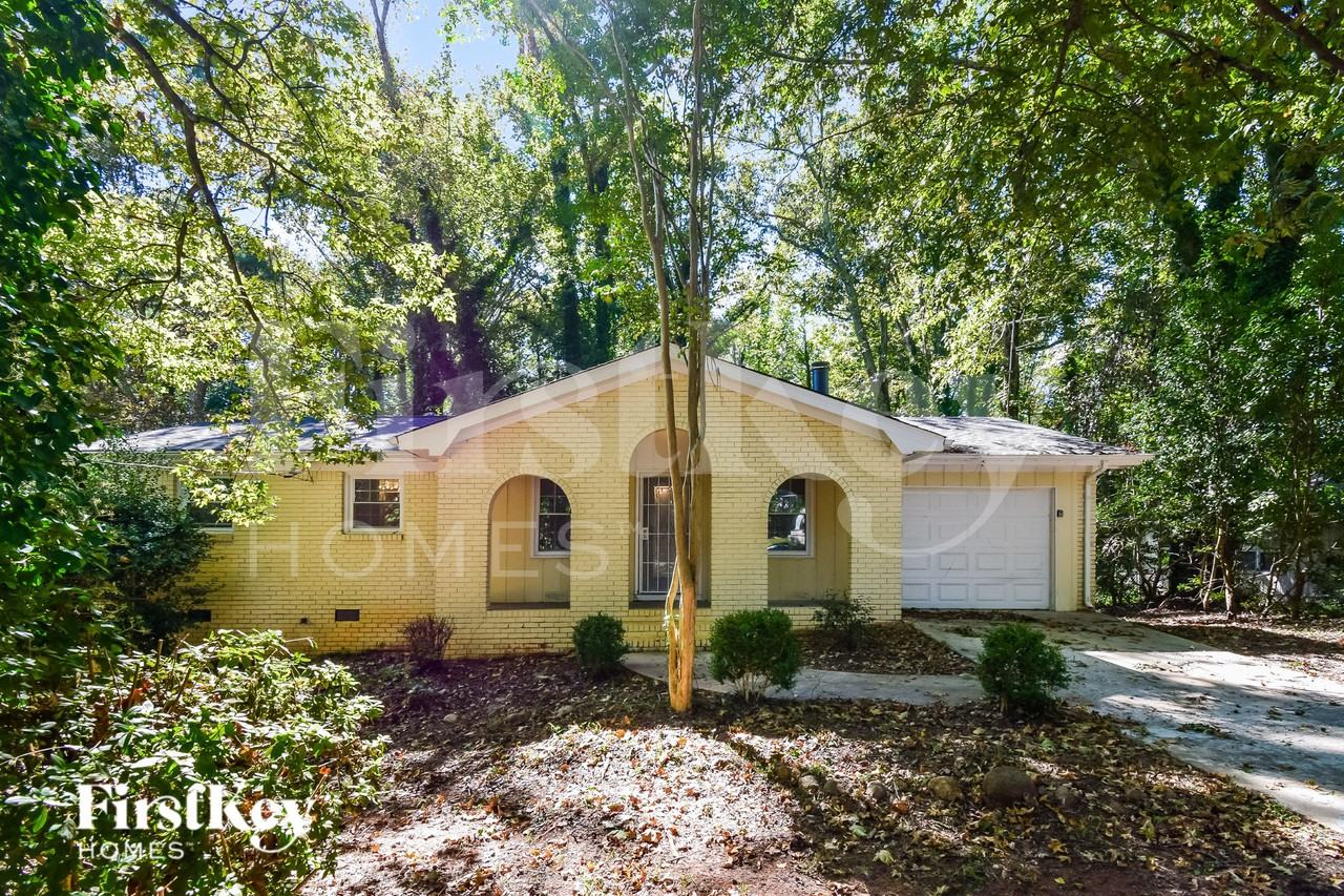 595 Sheppard Rd - Photo 2 of 15