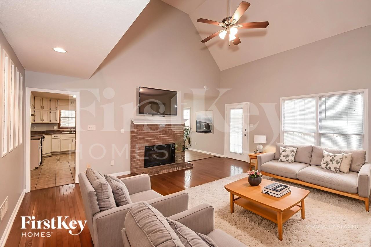 180 Lucky Leaf Pl - Photo 3 of 19