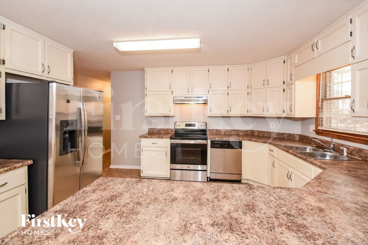 180 Lucky Leaf Pl - Photo 6 of 19