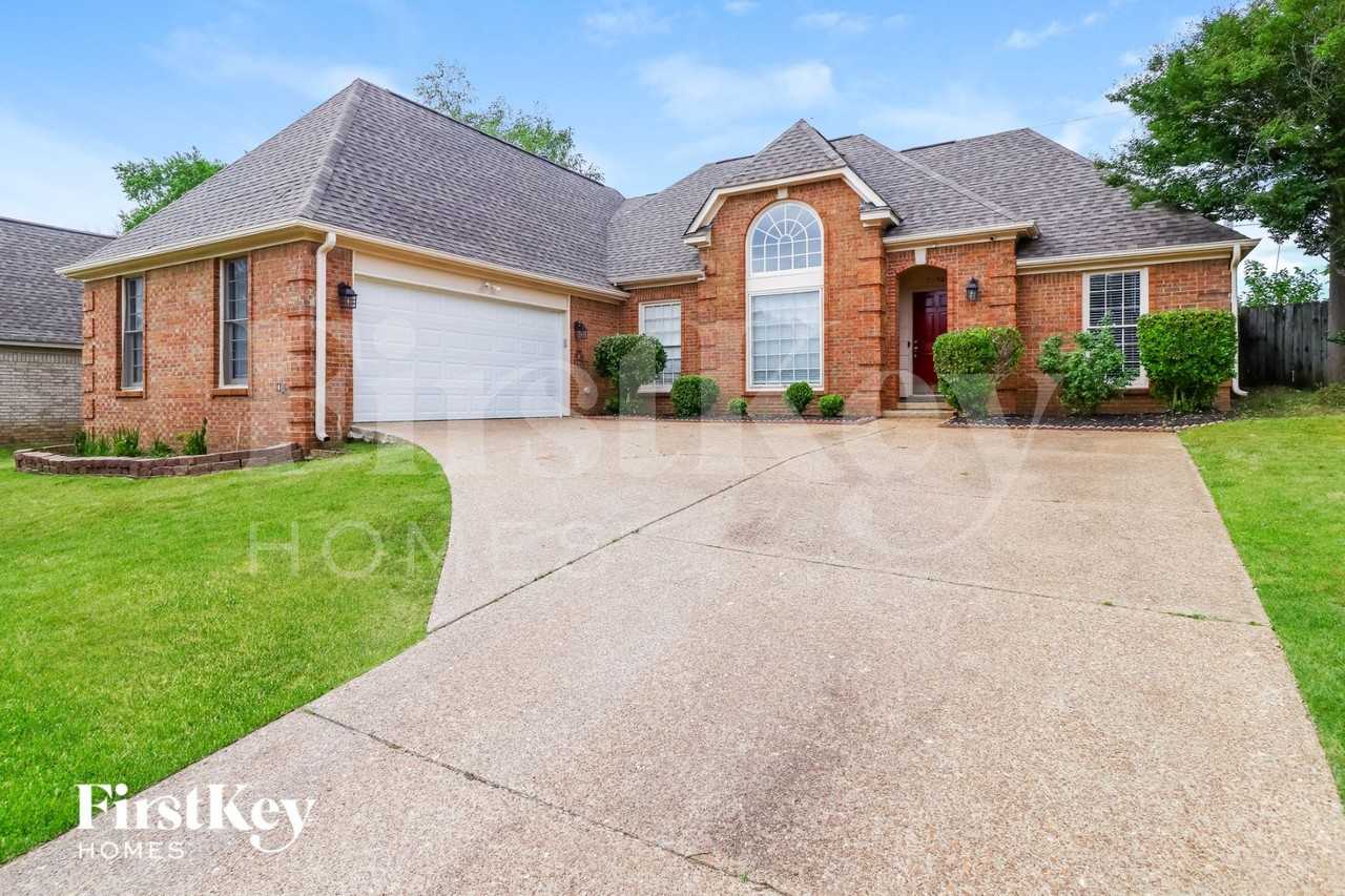 7598 Dexter Manor Dr - Photo 2 of 15