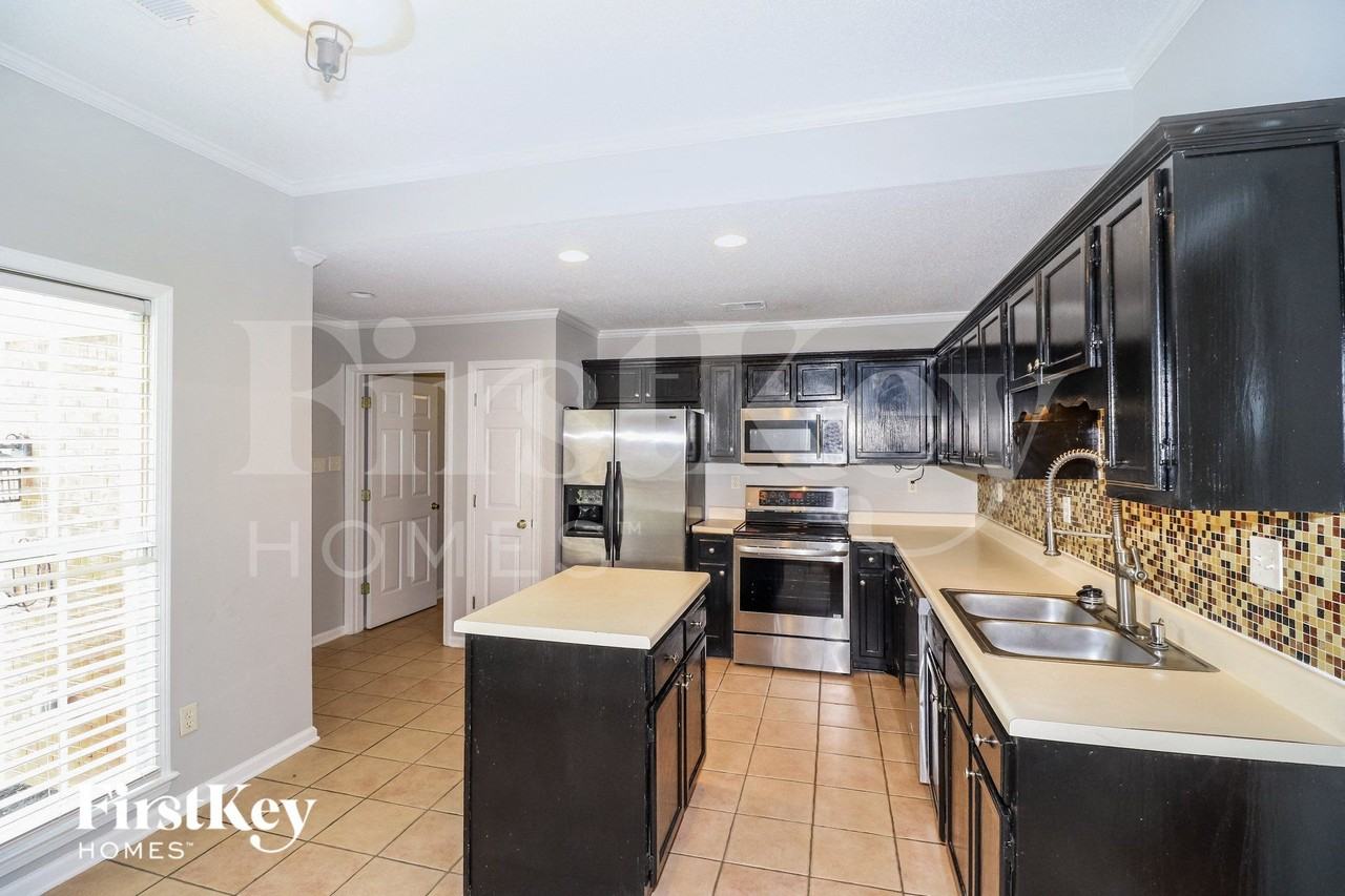 7598 Dexter Manor Dr - Photo 7 of 15