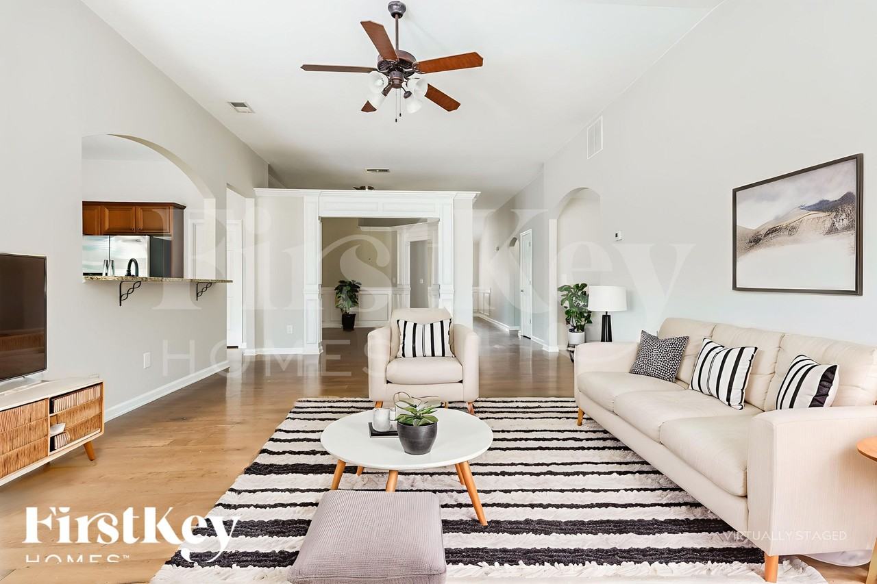 120 Ellington Dr - Photo 4 of 18