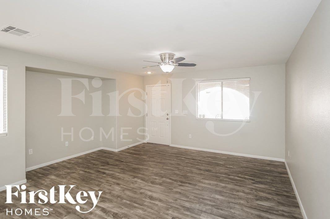 7256 Plushstone St - Photo 3 of 15