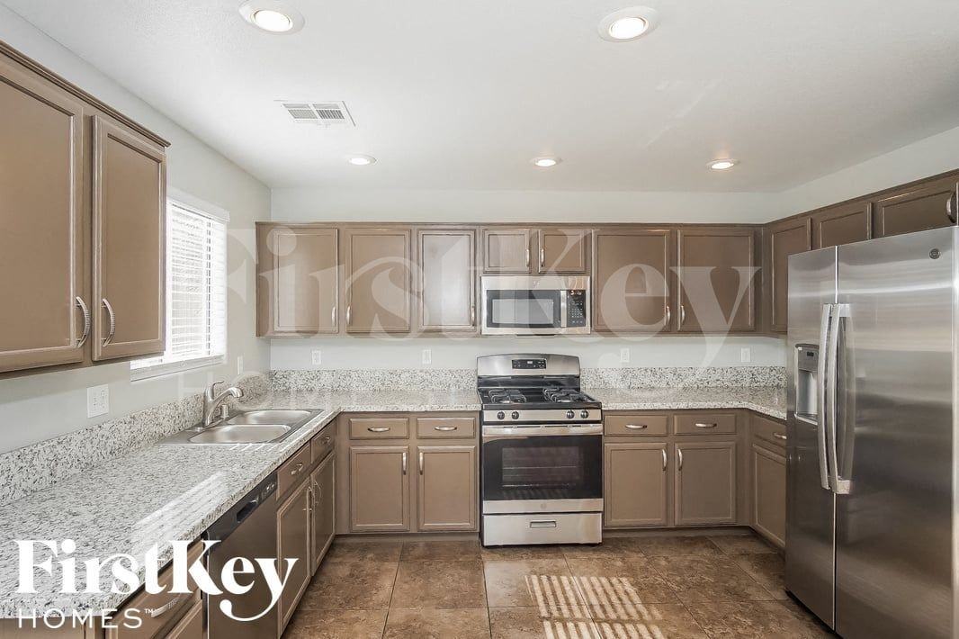 7256 Plushstone St - Photo 6 of 15