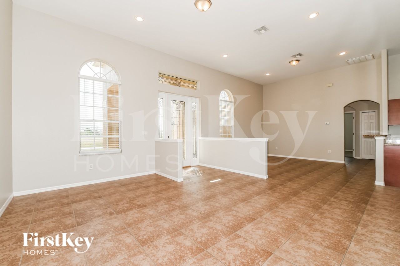 2017 Ne 19th Ter - Photo 2 of 16