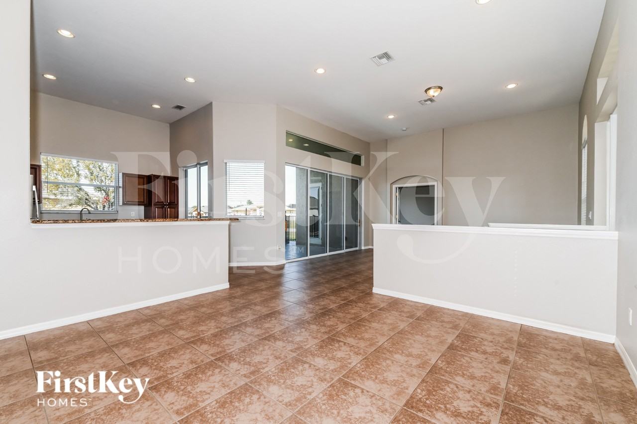 2017 Ne 19th Ter - Photo 3 of 16