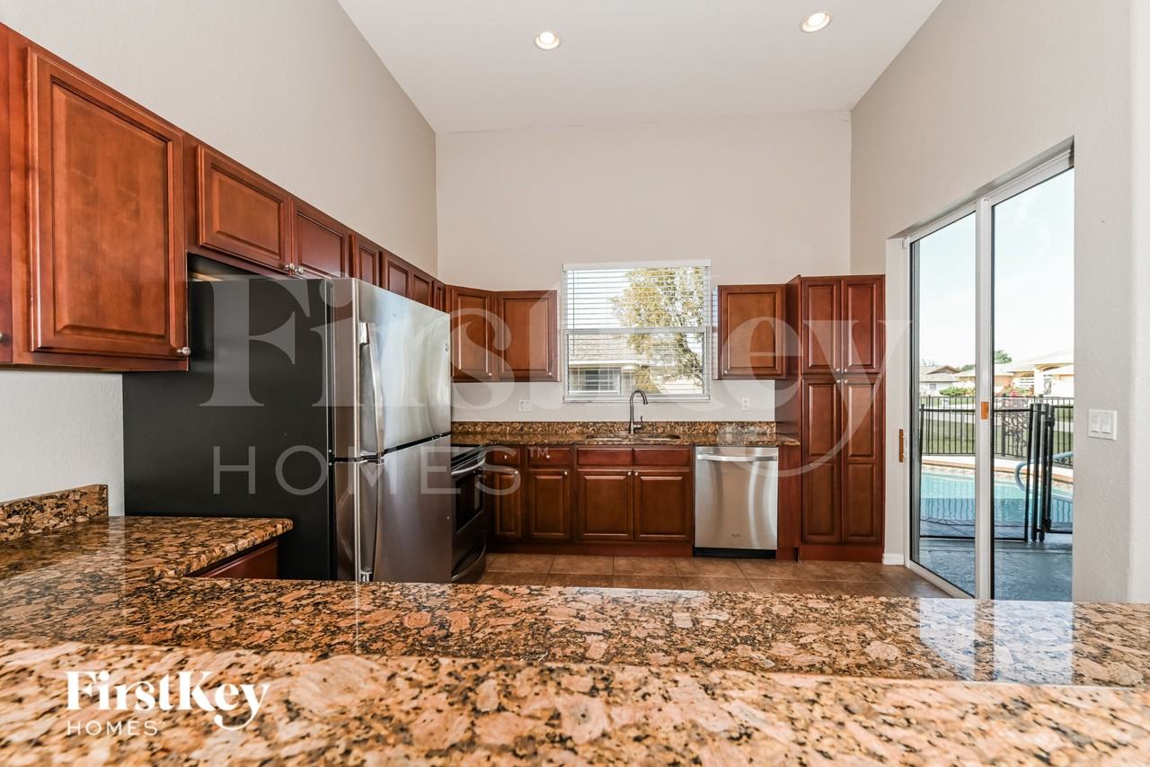 2017 Ne 19th Ter - Photo 5 of 16