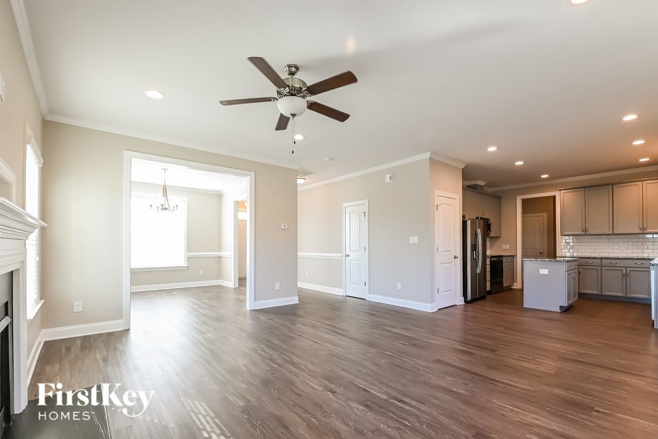 217 Southern Acres Dr - Photo 3 of 15