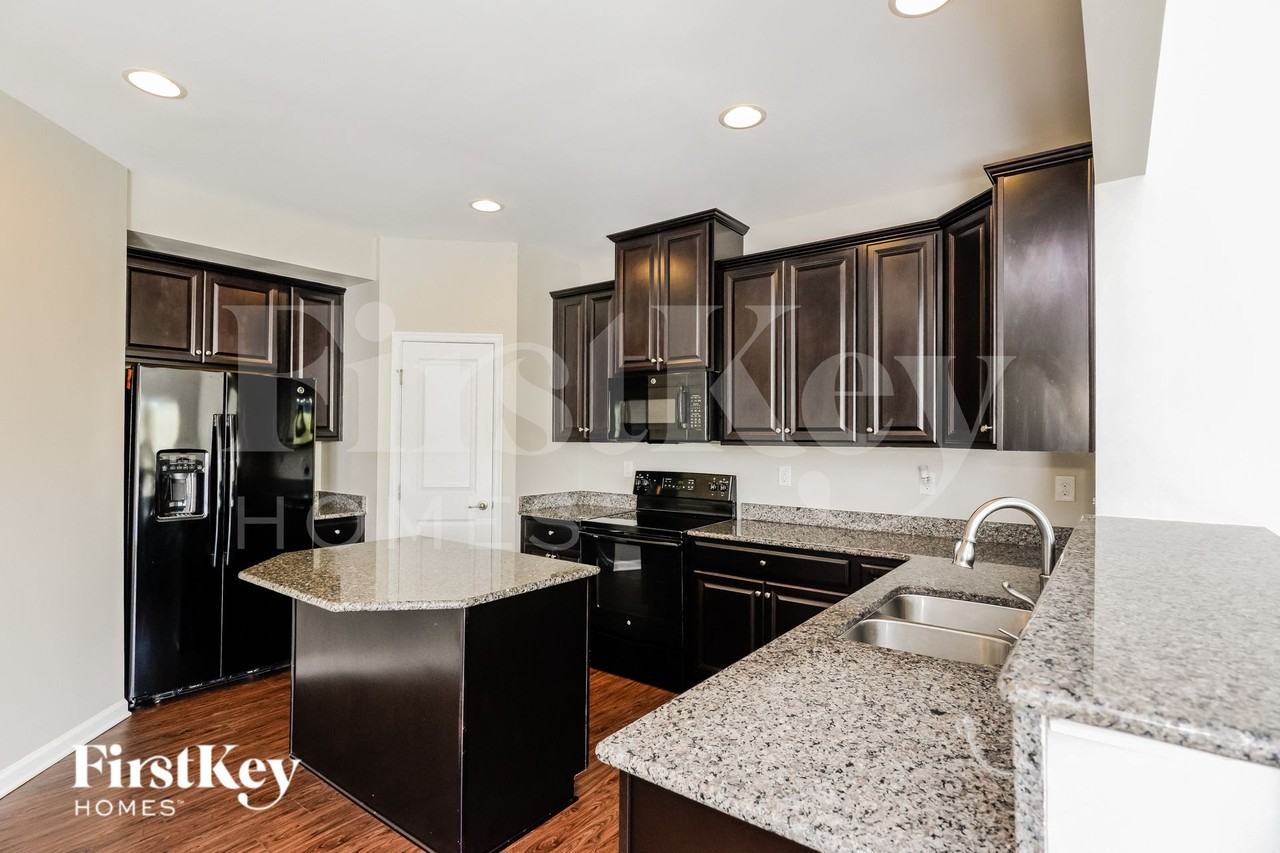 825 Wingthorn Rose Dr - Photo 7 of 15