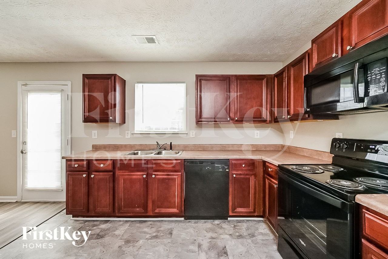 180 Heaton Dr - Photo 6 of 15