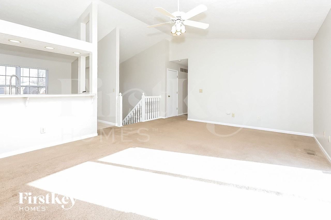 1961 Big Tree Dr - Photo 4 of 15