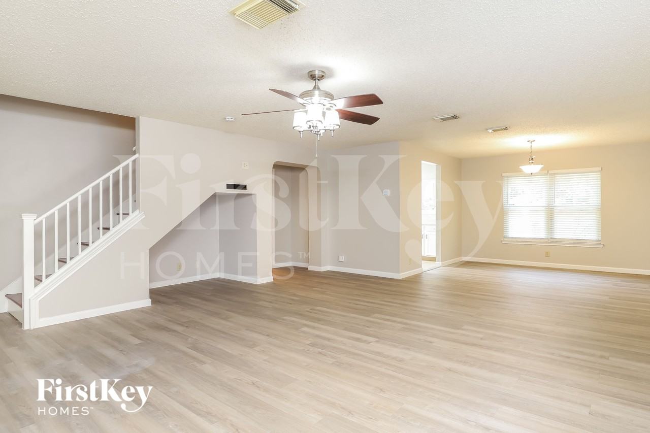 12514 Redrock Oak - Photo 3 of 18