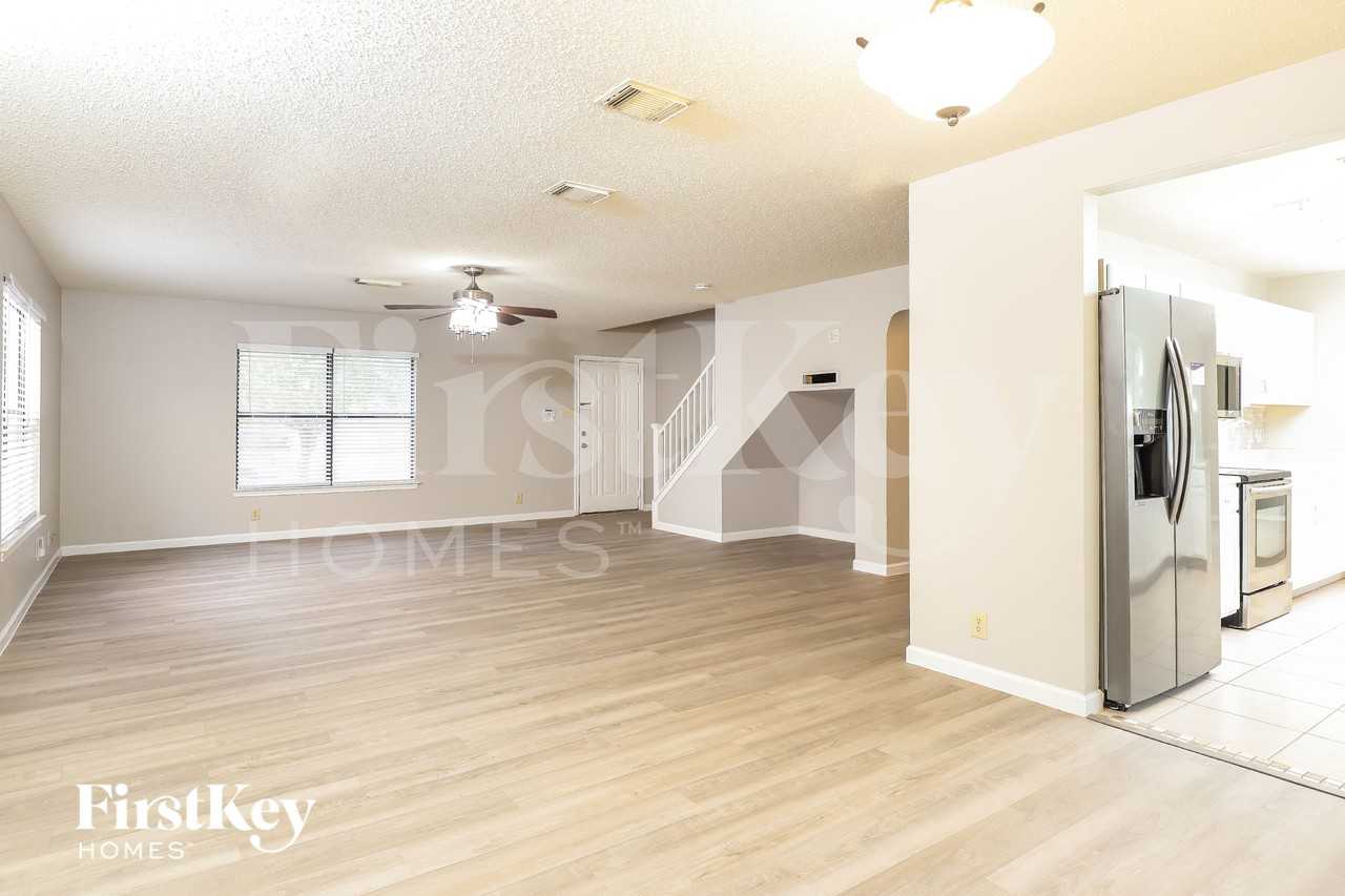 12514 Redrock Oak - Photo 4 of 18