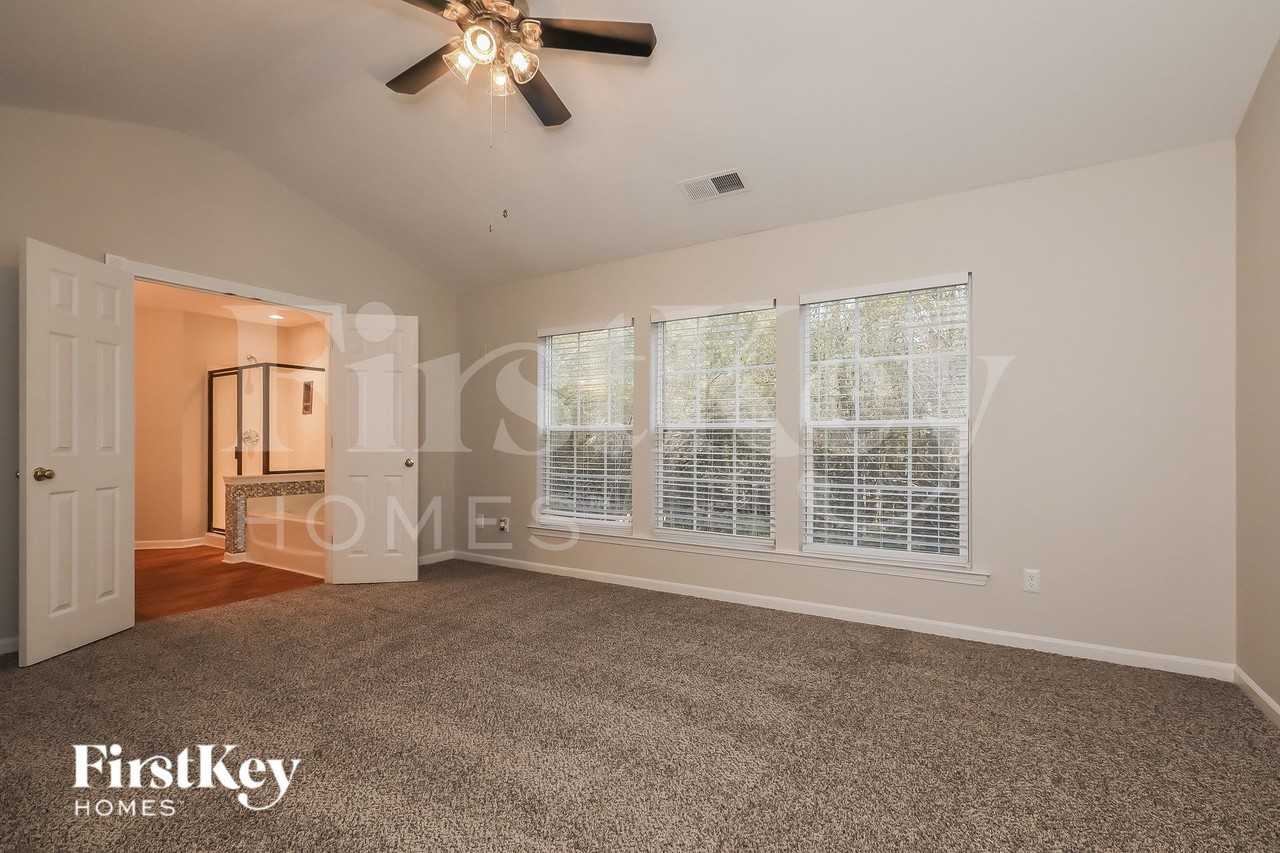 6147 Creekview Ct - Photo 6 of 15