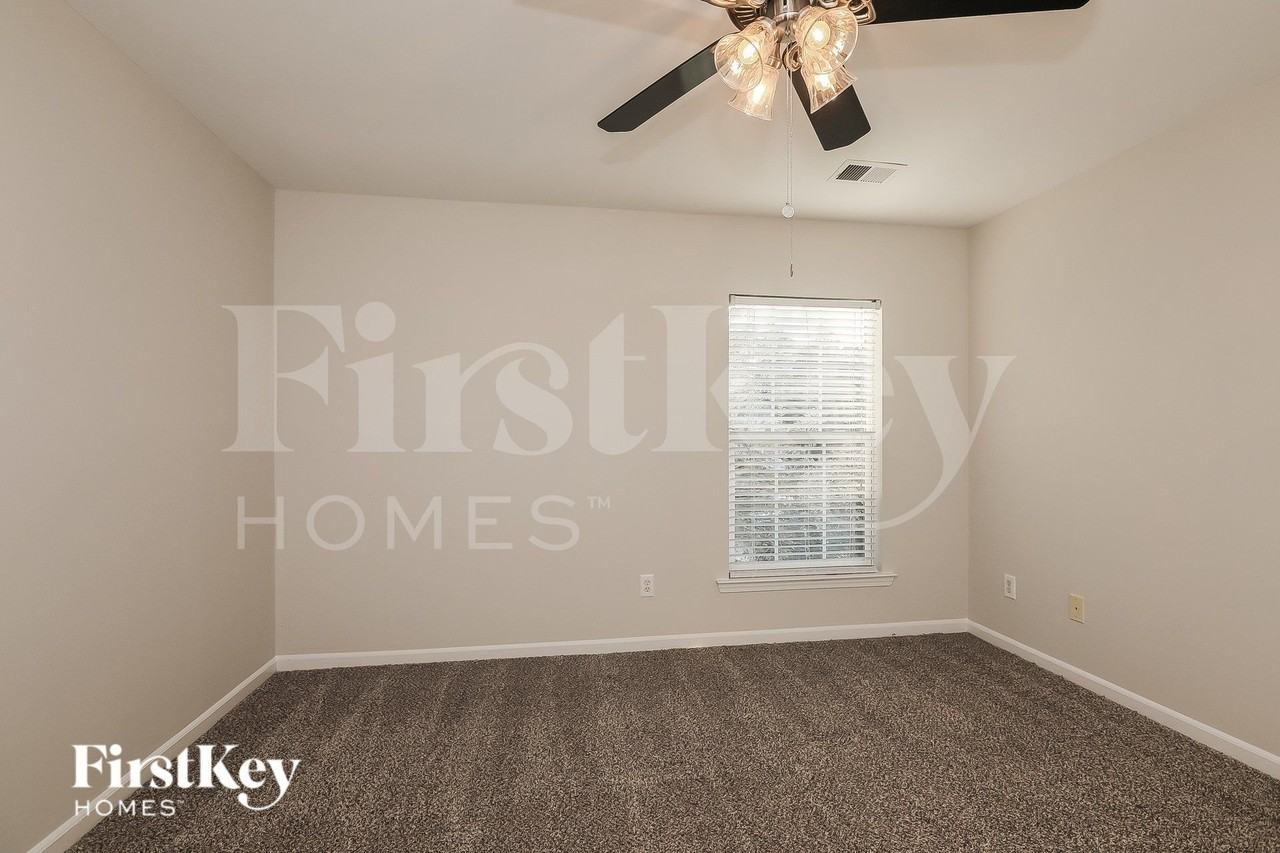 6147 Creekview Ct - Photo 7 of 15