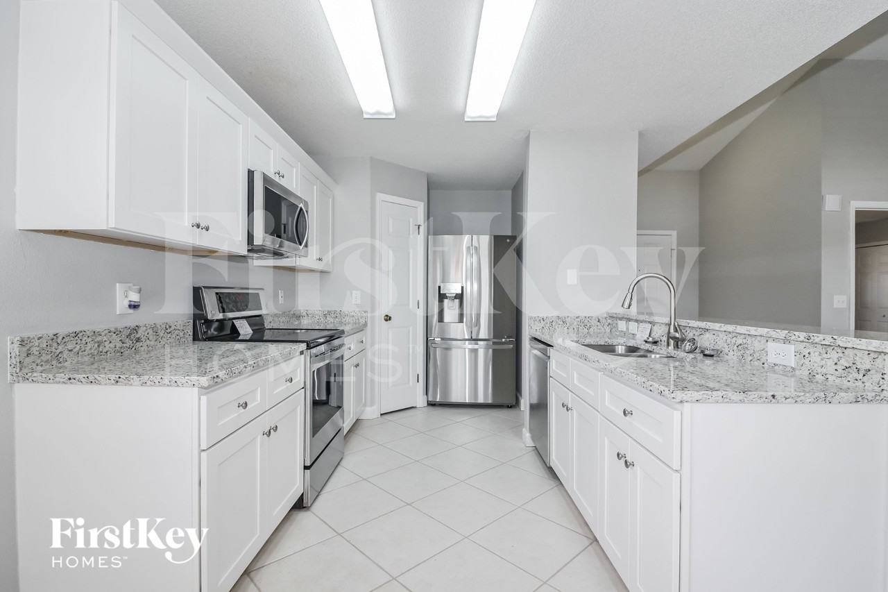 12025 Larson Ln - Photo 6 of 18