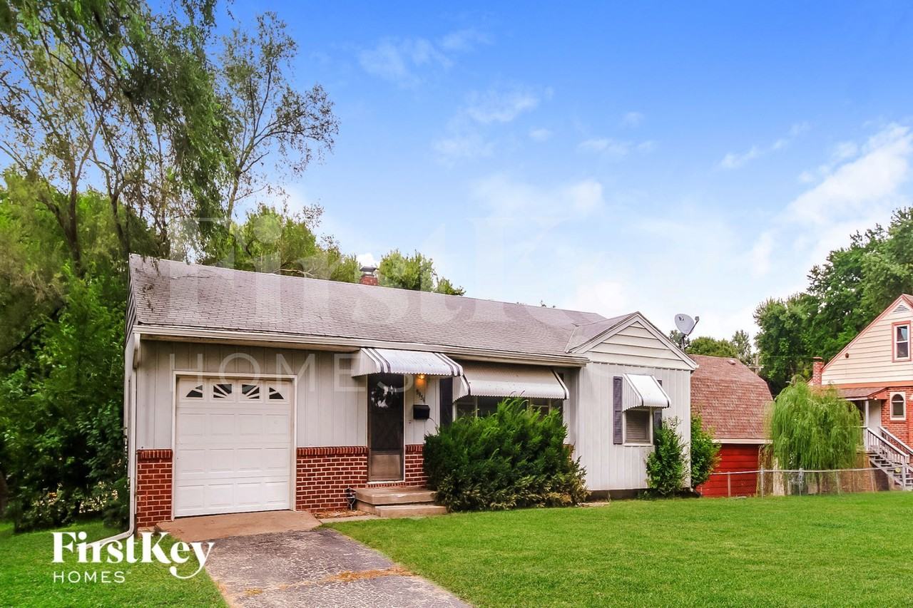 9936 E 36th St S - Photo 2 of 15