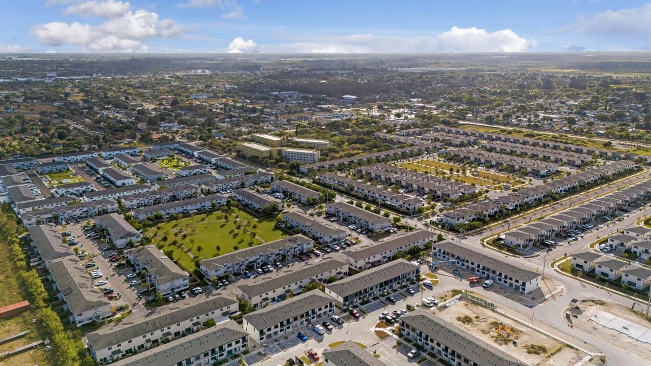 415 Nw 13th Ct - Photo 6 of 8